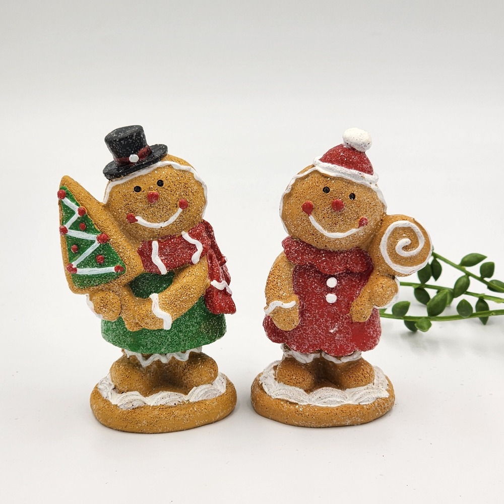 Gingerbread Couple Figurine Set Resin Christmas Holiday Decor Red Green 2 pc 4"